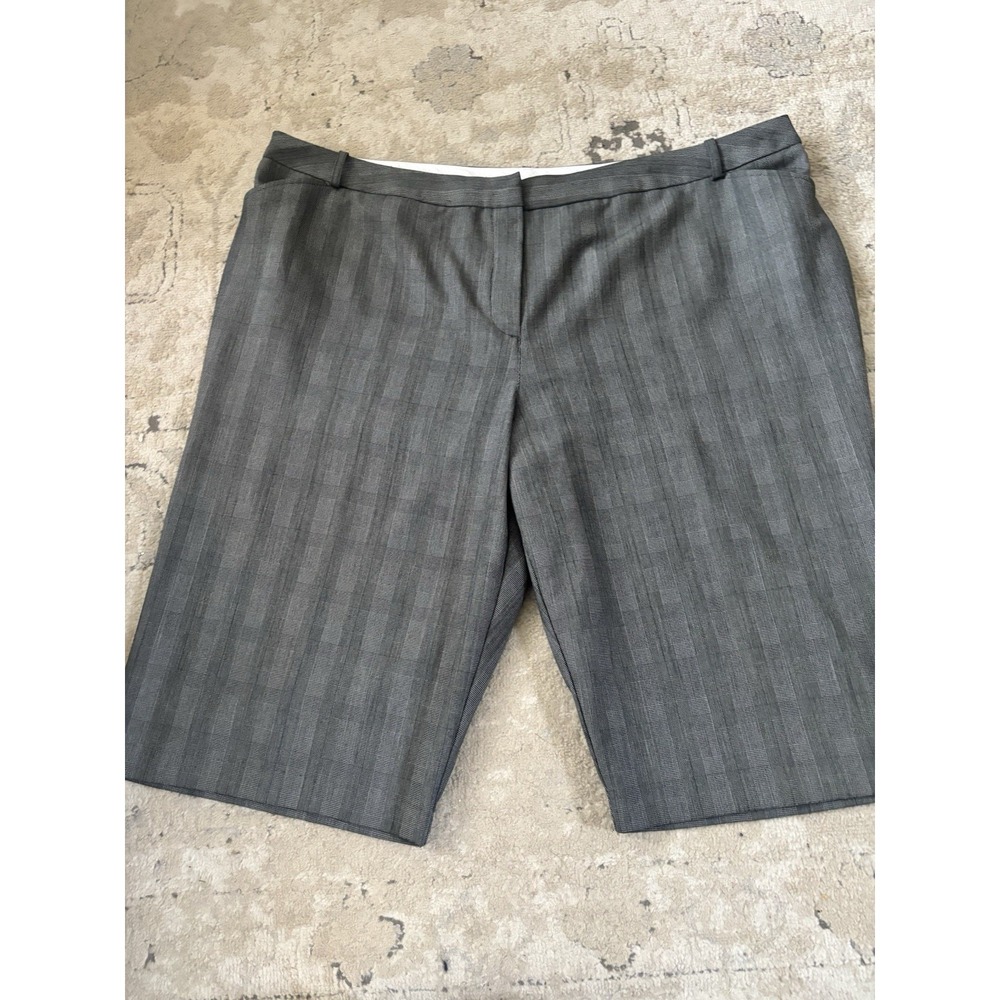 Worthington Women's 24W Bermuda Shorts Gray Plaid‎ Stretch Career Casual Friday